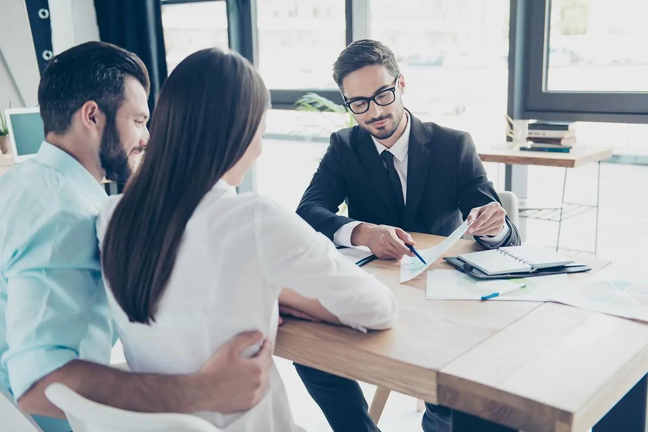Anuncios de Bienes Raíces: La Guía Definitiva para el Éxito en el Marketing Inmobiliario - Cómo atraer clientes para bienes raíces anuncios de bienes raices - Cómo atraer clientes para bienes raíces