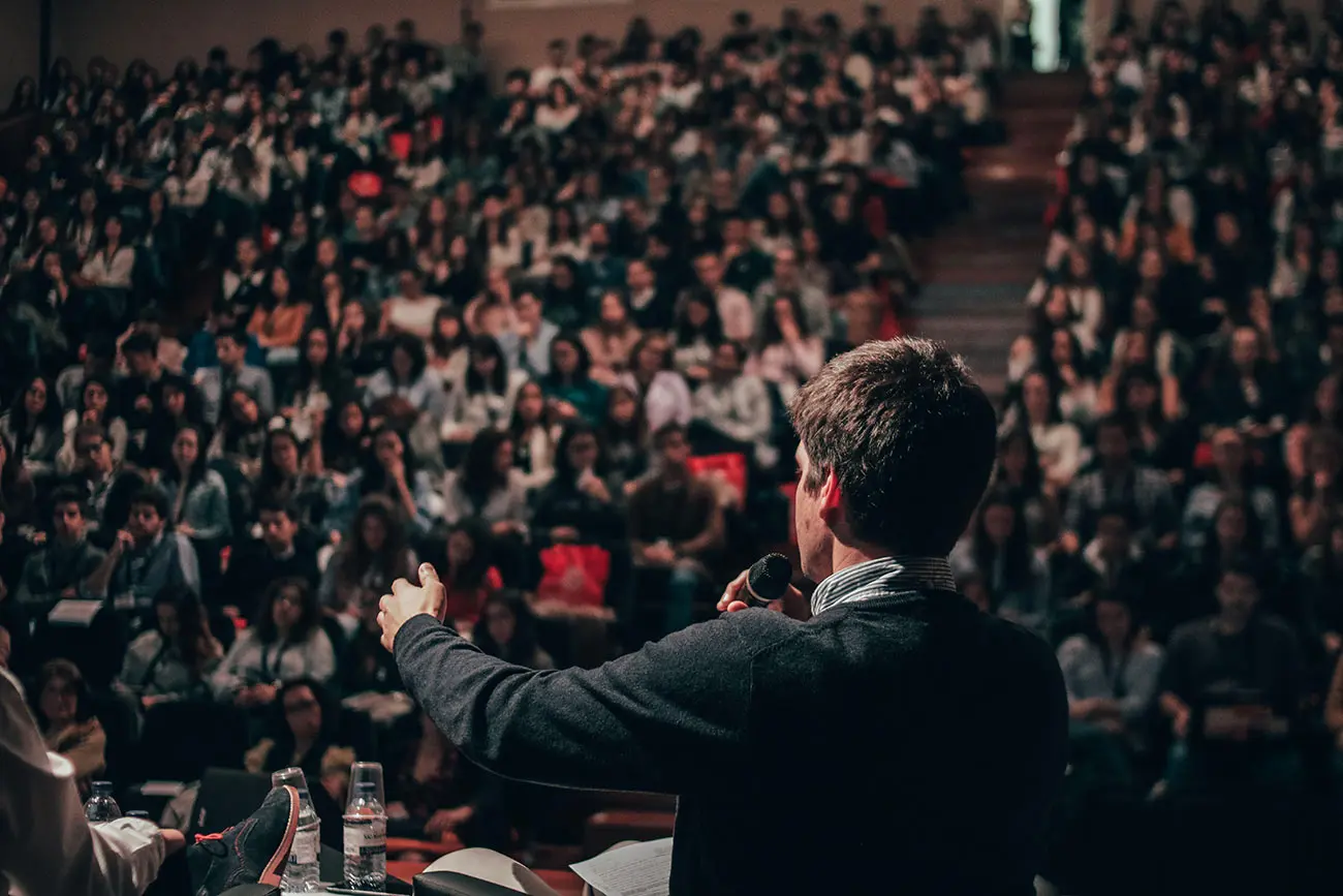<b>Publicidad para Conferencias</b>: Guía Completa para un Evento Exitoso - Cómo dar una conferencia en público publicidad conferencia - Cómo dar una conferencia en público