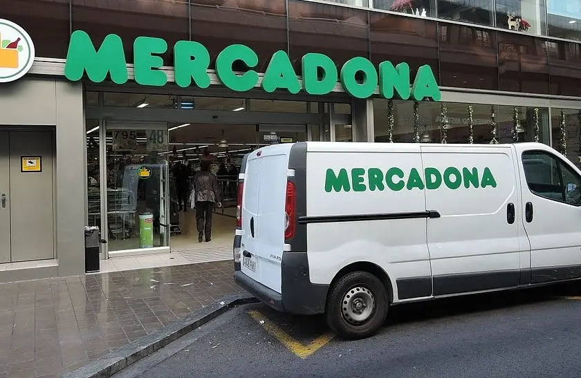 Anuncios en carritos de supermercado: Estrategia de marketing en el punto de venta - Cómo funcionan los carritos de supermercado anuncios en carritos de supermercado - Cómo funcionan los carritos de supermercado