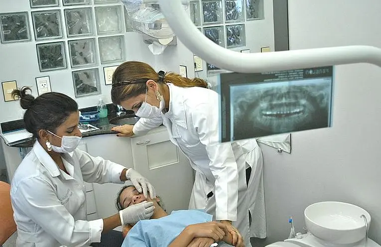 Anuncios de Ayudante de Dentista: Guía Completa 2024 - Cómo se llama el ayudante de dentista anuncios de ayudante de dentista - Cómo se llama el ayudante de dentista