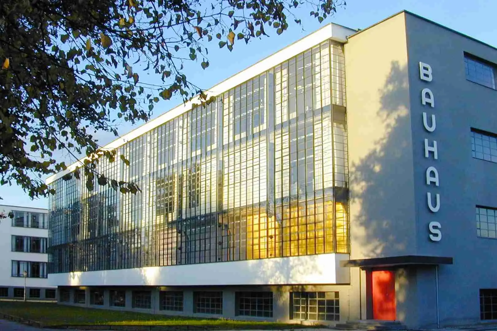 Publicidad estilo Bauhaus: Un análisis de la estética y la funcionalidad - Cuál es el impacto de la Bauhaus en el diseño gráfico publicidad estilo bauhaus - Cuál es el impacto de la Bauhaus en el diseño gráfico