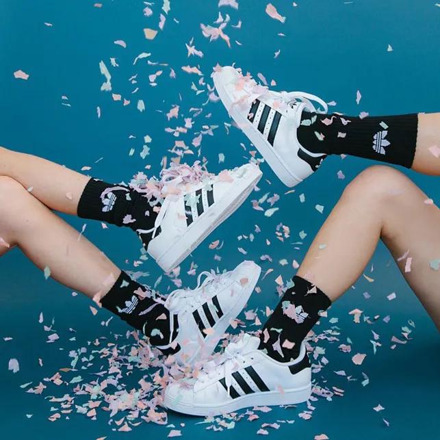 Análisis de la Publicidad de Adidas Superstar: Un Ícono a través de las Décadas - Cuál es el producto estrella de adidas adidas superstar publicidad - Cuál es el producto estrella de adidas
