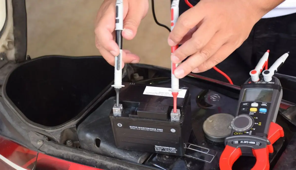Guía Completa de Anuncios de Carga de Batería de Motos: Problemas, Soluciones y Mantenimiento - Cuál es el voltaje correcto de una batería de moto anuncios de carga de bateri de motos - Cuál es el voltaje correcto de una batería de moto