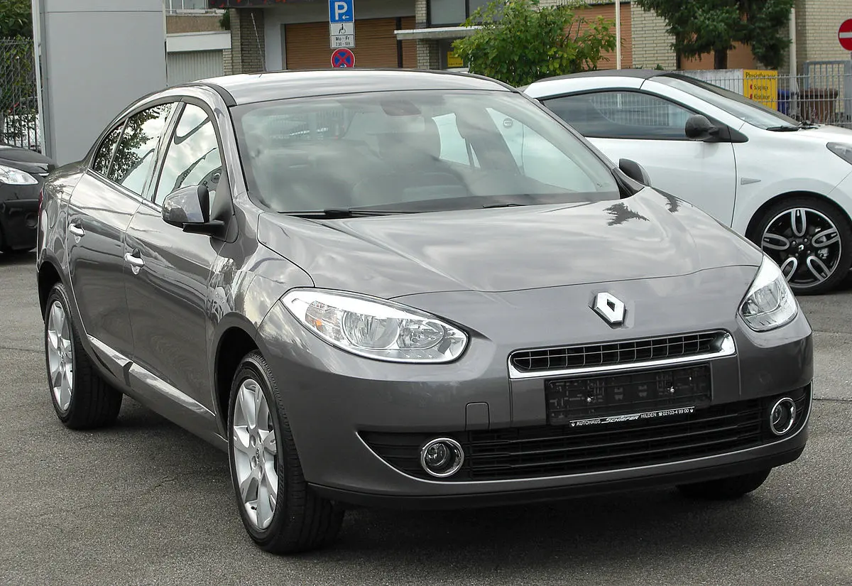 renault fluence publicidad - Cuándo se dejó de fabricar el Fluence