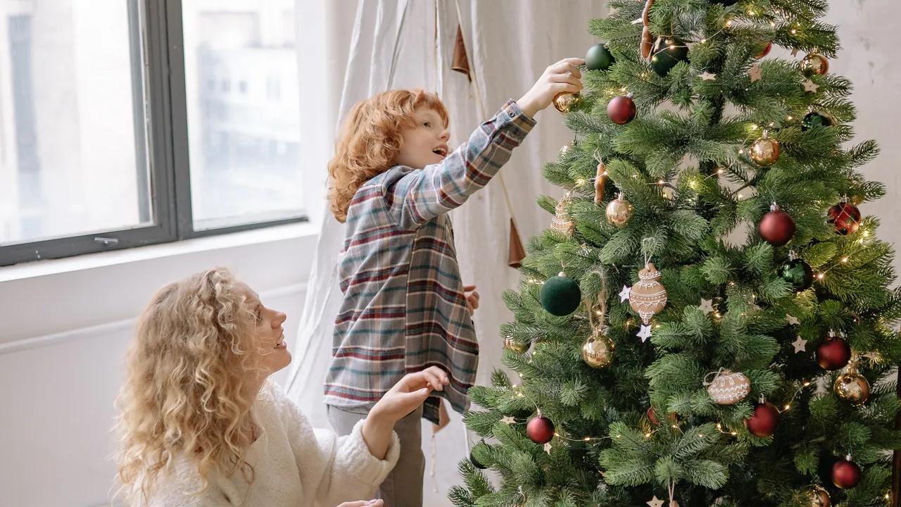 <b>Árbol de Navidad para Publicidad</b>: Guía Completa para una Campaña Navideña Exitosa - Cuándo se empieza a decorar el árbol de Navidad arbol de navidad para publicidad - Cuándo se empieza a decorar el árbol de Navidad