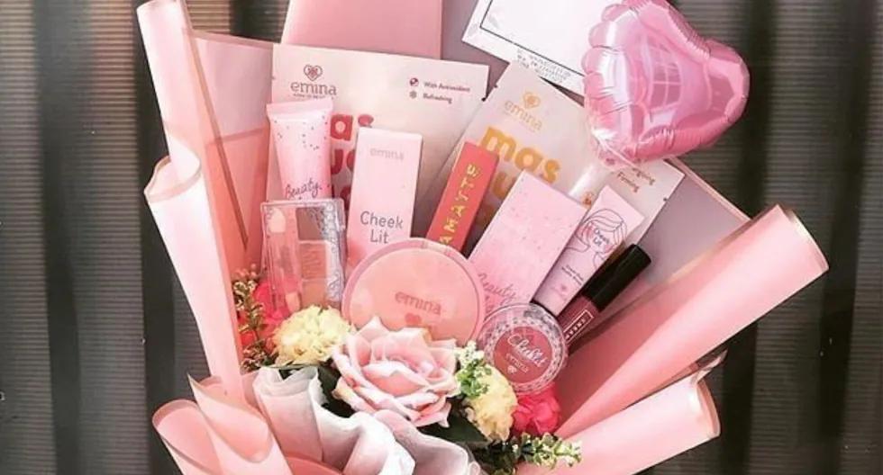 anuncios de ramos de maquillajes - Cuándo se regalan los ramos de maquillaje