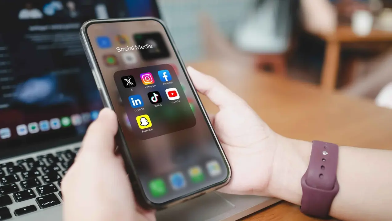 Diseño Web y Marketing en Redes Sociales: La Clave del Éxito Online - How do social media and websites work together web design and social media marketing - How do social media and websites work together