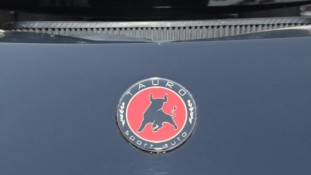 <b>Por qué Lamborghini no hace anuncios:</b> Estrategia de marketing y exclusividad - Por qué Lamborghini tiene un toro porque lamborghini no tiene anuncios - Por qué Lamborghini tiene un toro