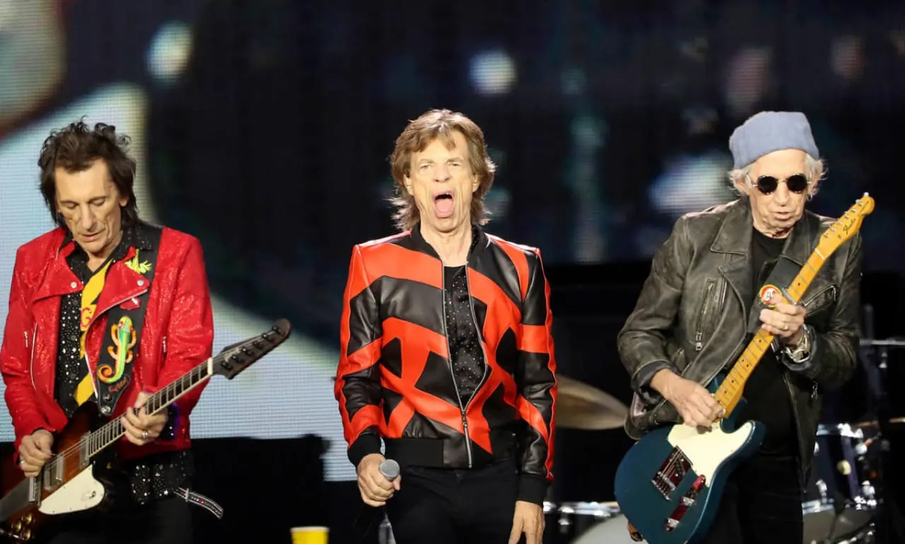 anuncios diarios beatles escriben un tema para los rolling - Qué canción le regalaron los Beatles a los Rolling Stones