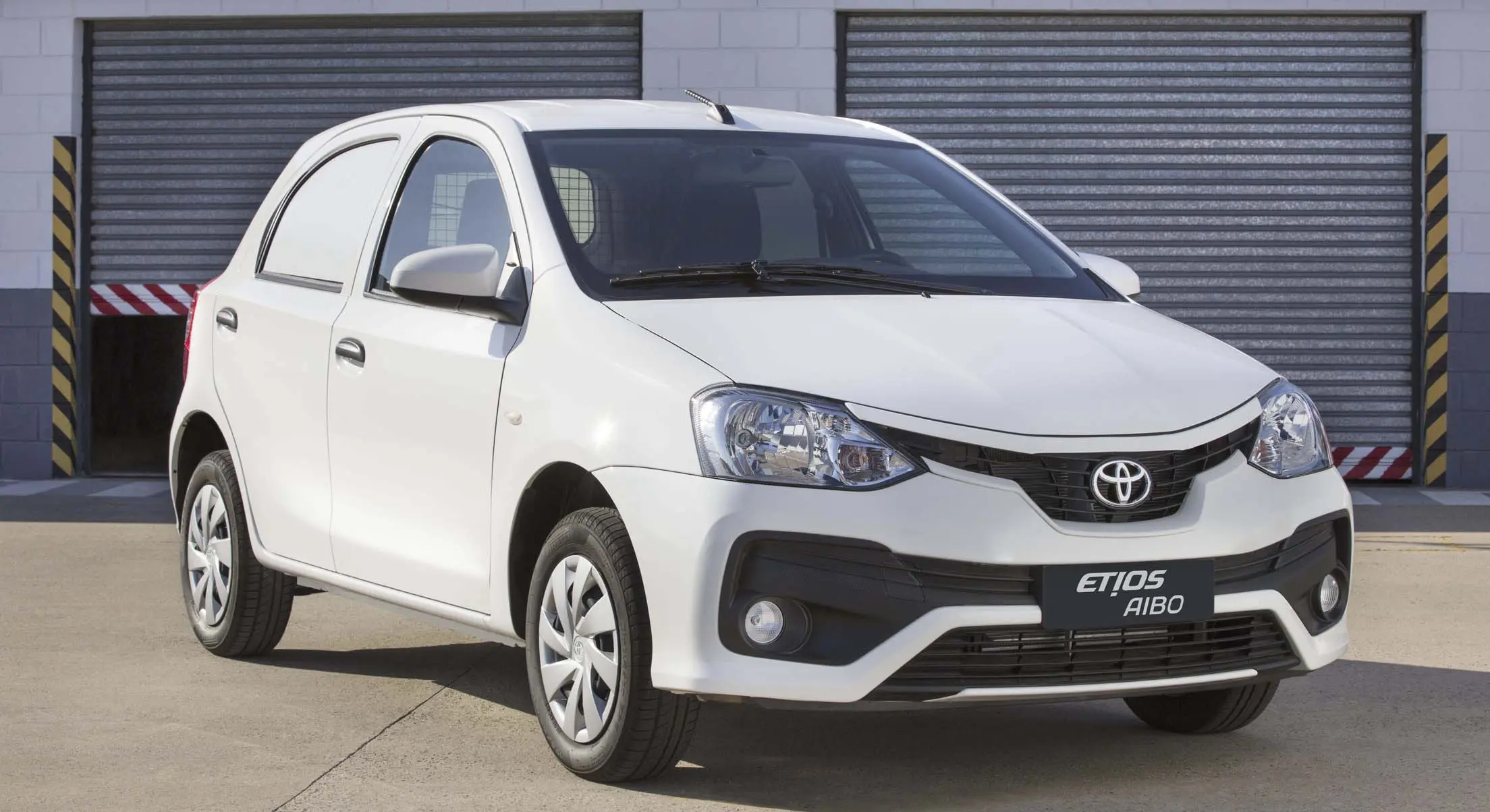 Publicidad Toyota Etios: El Perro y la despedida de un ícono - Qué es el Etios Aibo publicidad toyota etios perro - Qué es el Etios Aibo