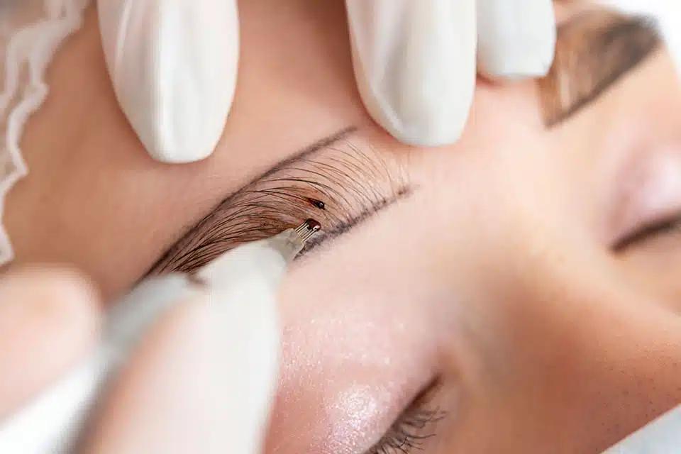 Publicidad Cejas: Guía Completa para un Arreglo Perfecto - Qué es el microblogging de cejas publicidad cejas - Qué es el microblogging de cejas