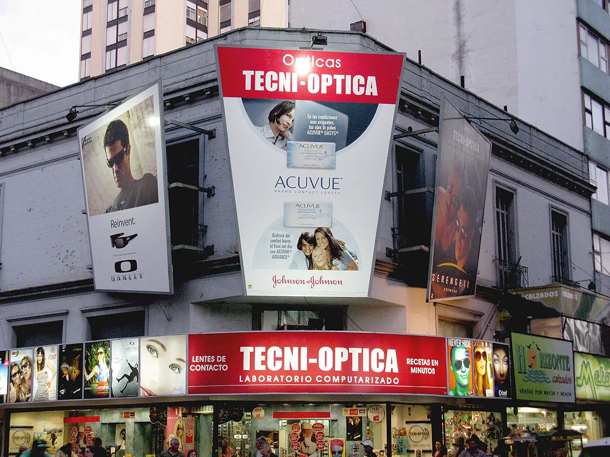 Frontlight: Iluminación para tu Publicidad Exterior - Qué es la lona Frontlight front light publicidad - Qué es la lona Frontlight