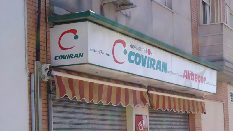 Anuncios de marquesina: La guía definitiva para una publicidad exterior efectiva - Qué es la marquesina de un local anuncios de marquesina - Qué es la marquesina de un local