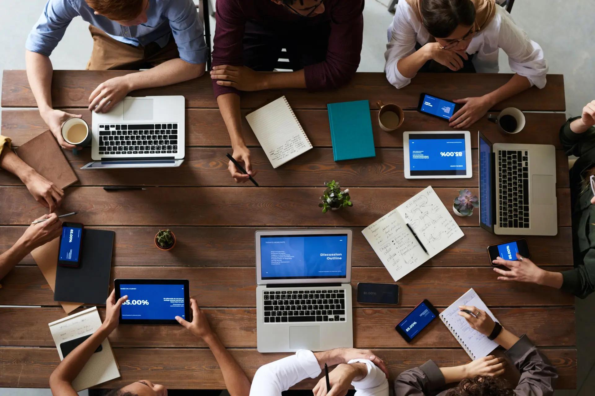 Equipos de Marketing Digital: Estructura, Jerarquía y Estrategias para el Éxito - Qué es un equipo de marketing digital online marketing team - Qué es un equipo de marketing digital