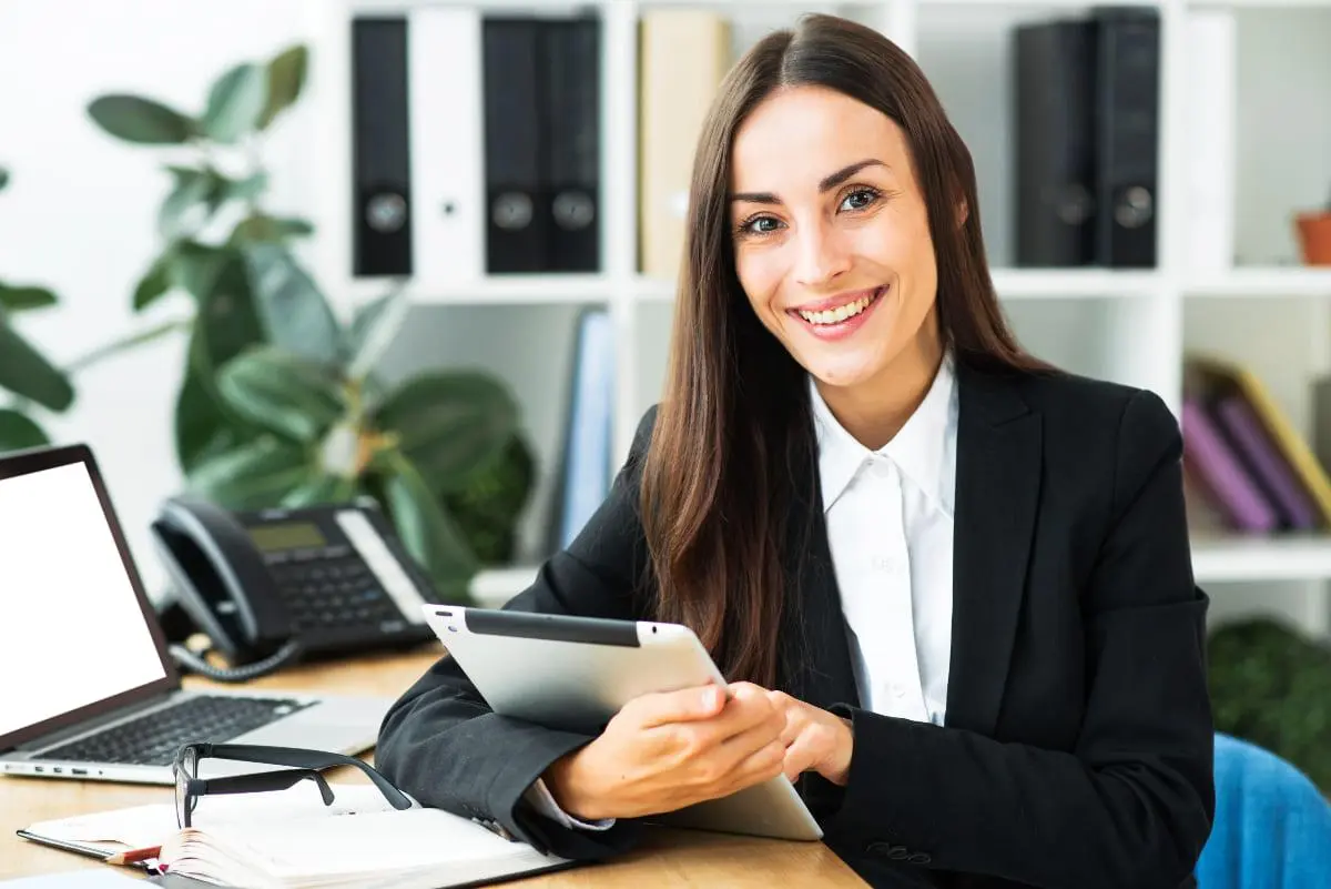 asistente ejecutivo en administración marketing - Qué hace un asistente administrativo ejecutivo