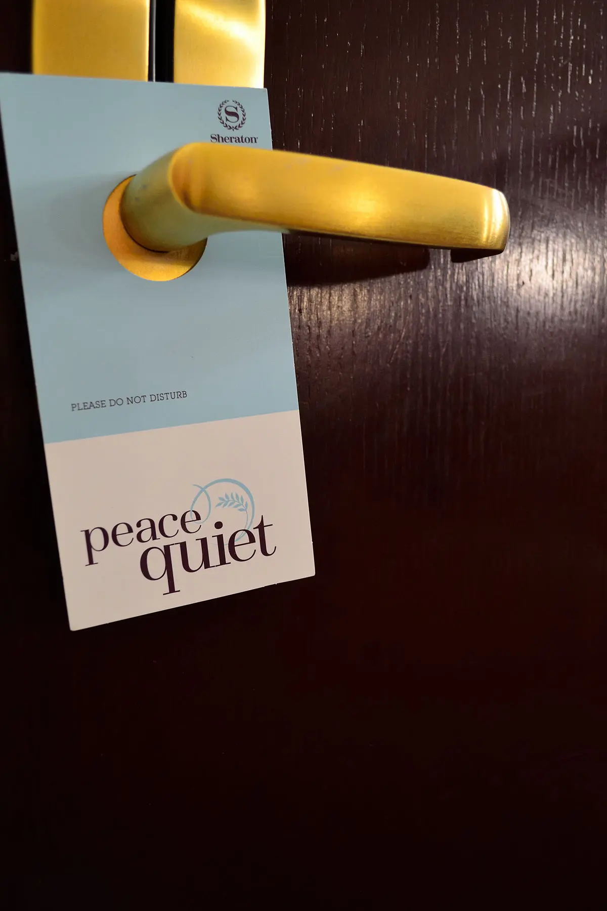 <b>Marketing con colgadores de puerta</b>: Una guía completa para potenciar tu negocio - Qué hace un colgador de puerta door hanger marketing - Qué hace un colgador de puerta