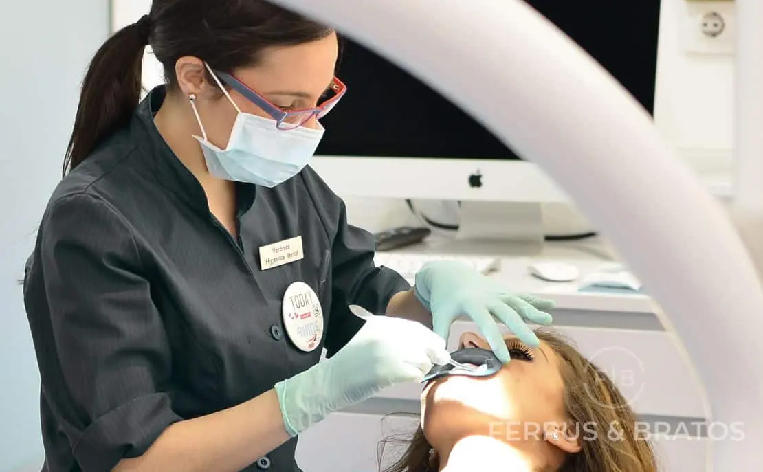 Blanqueamiento Dental: Costos, Tipos y Resultados en México - Qué pasa cuando se hace un blanqueamiento dental propaganda publicidad blanqueamiento dental - Qué pasa cuando se hace un blanqueamiento dental