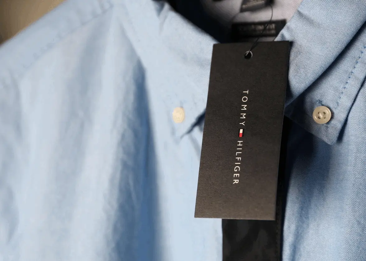 Publicidad de Tommy Hilfiger: Estrategias, Embajadores e Inspiración - Qué representa la marca Tommy Hilfiger publicidad de tommy hilfiger - Qué representa la marca Tommy Hilfiger