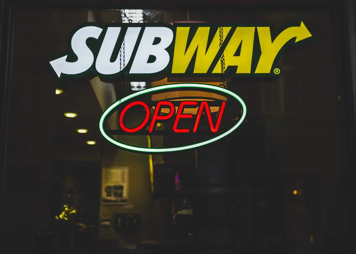 Estrategia de publicidad de Subway en México: Innovación, sostenibilidad y tecnología - Qué significa el logotipo de Subway publicidad subway - Qué significa el logotipo de Subway