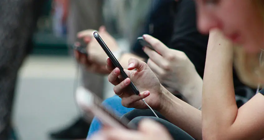 Conectividad y Usuario Móvil en Marketing: La Clave del Éxito en la Era Digital - Qué son los consumidores móviles conectividad y usuario movil en marketing - Qué son los consumidores móviles