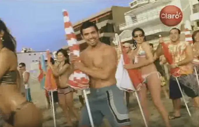 <b>Publicidad que te clavó la sombrilla</b>: El fenómeno viral que marcó una época - Quién canta Claro que te clavo la sombrilla publicidad que te clavo la sombrilla - Quién canta Claro que te clavo la sombrilla