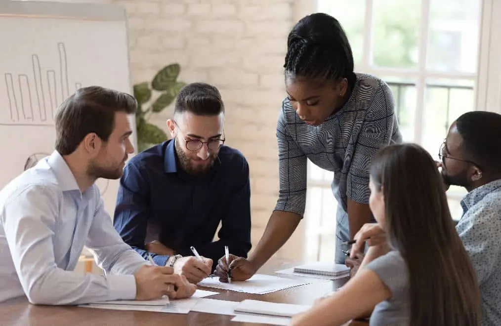Chief Marketing Officer Fractional: La Guía Definitiva - What is a fractional VP of marketing chief marketing officer fractional - What is a fractional VP of marketing
