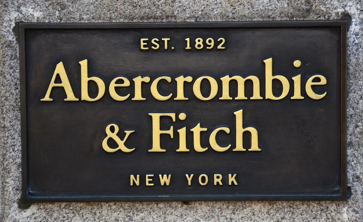 Estrategia de marketing de Abercrombie: De la controversia al éxito - What is Abercrombie's competitive advantage abercrombie marketing strategy - What is Abercrombie's competitive advantage