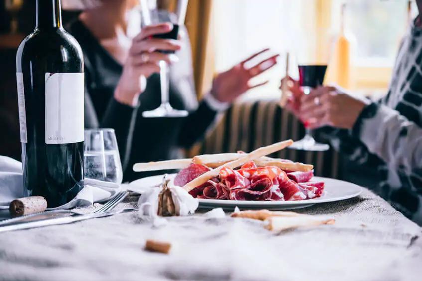 social media marketing agency restaurants - What is the best social media for food marketing